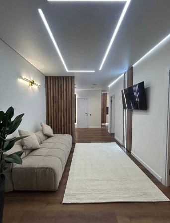 Продаж шикарної 2-кім квартири з кухнею-вітальнею. В центрі міста! - фото 1