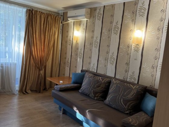 Продам гарну 2-х кімнатну квартиру в Центрі міста від власника Кременчуг