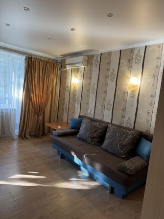 Продам гарну 2-х кімнатну квартиру в Центрі міста від власника - фото 1