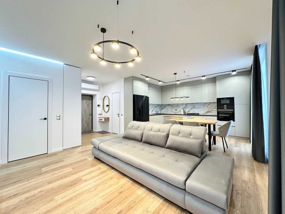 Шикарна квартира з дизайнерським ремонтом біля парку 72м2 Івано-Франківськ