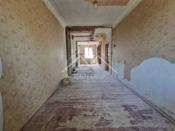 Продаж 2-кімнатної квартири в "сталінці" Кривой Рог