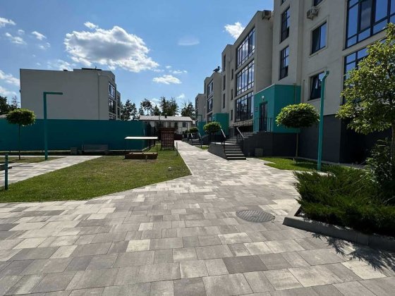 Продам велику 2-кімнатну квартиру - 70 м.кв Ирпень