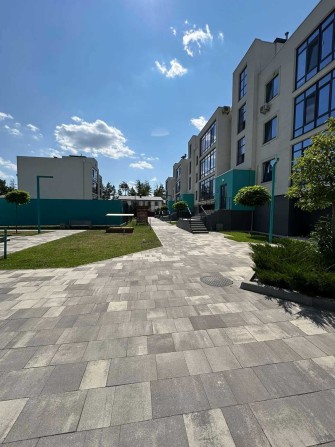 Продам велику 2-кімнатну квартиру - 70 м.кв - фото 1