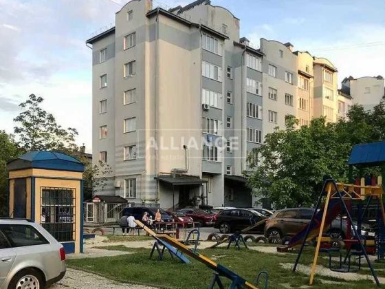 1км квартира з ремонтом вул. Курінного Чорноти в обжитому будинку Ивано-Франковск