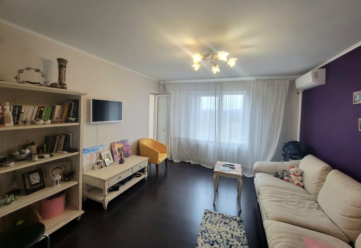 2 комнатная ул. Стрельцова,1 рядом ул. Пушкина , пл. Освобождения - фото 1