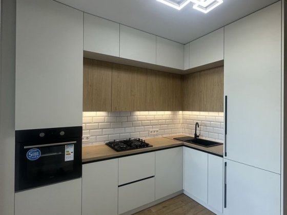 Продам квартиру з ремонтом в зданій новобудові.Велес.Каскад.Газ опал. Ивано-Франковск