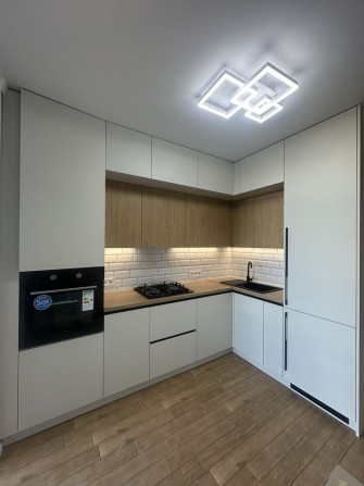 Продам квартиру з ремонтом в зданій новобудові.Велес.Каскад.Газ опал. - фото 1