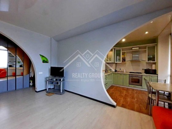 Продаж 2к "Сталінки " 54 кв. м на просп. Університетський Кривой Рог