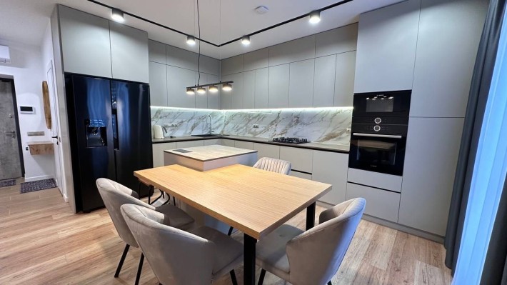 Продається 2 км квартира з якісним ремонтом - фото 1