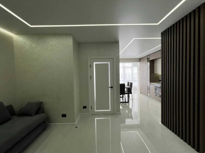 Стильна півторакімнатна квартира в ЖК Містечко Центральне - фото 1