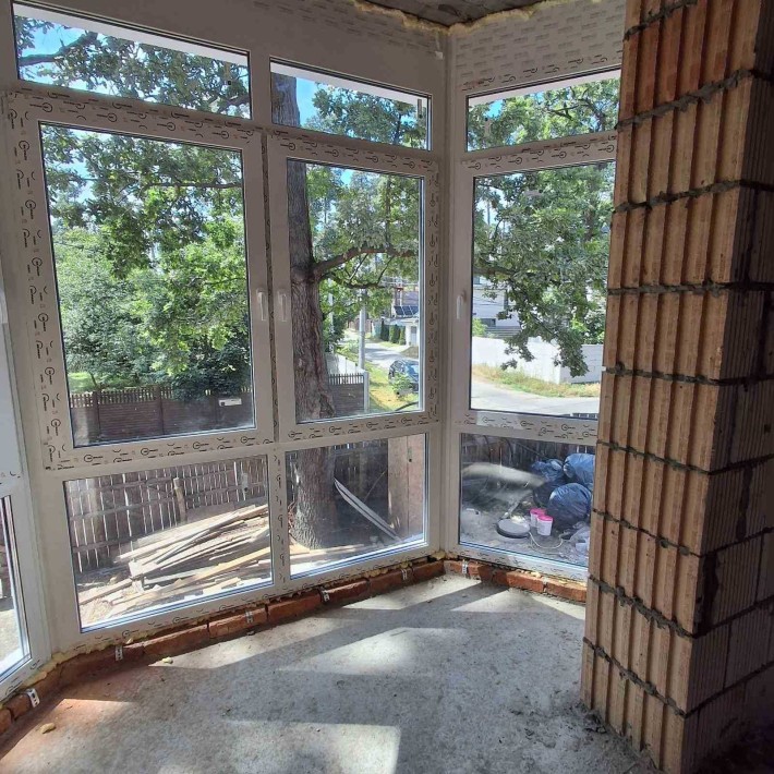 Продаж повноцінної 3 кімнатної квартири в центрі Бучі - фото 1