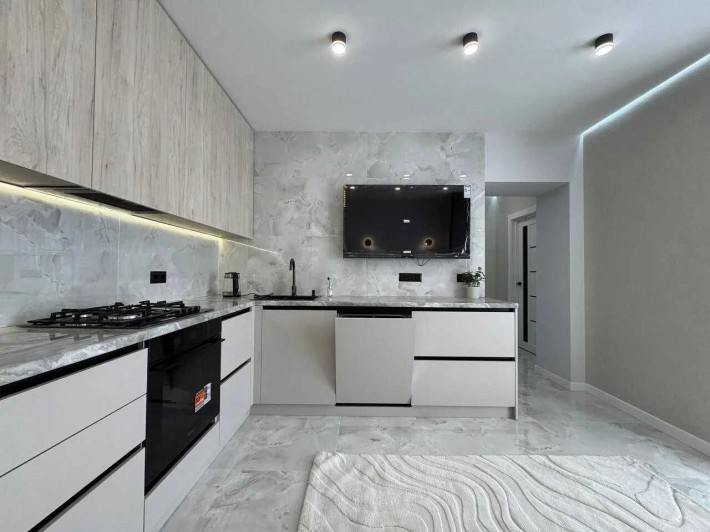 Укомплектована однокімнатна біля озера - фото 1