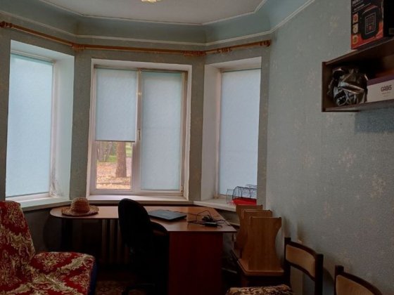 2-х кімнатна квартира з гаражем у дворі на Карачунах Кривой Рог