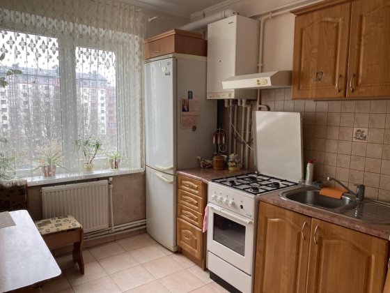 Продаж 3 кімнатна квартира, вул. Героїв УПА, Франківськ Івано-Франківськ