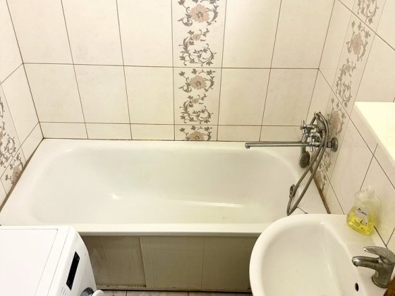 3-х « 8 лікарня» вул Чарівна, 4/9, не кутова Кривой Рог