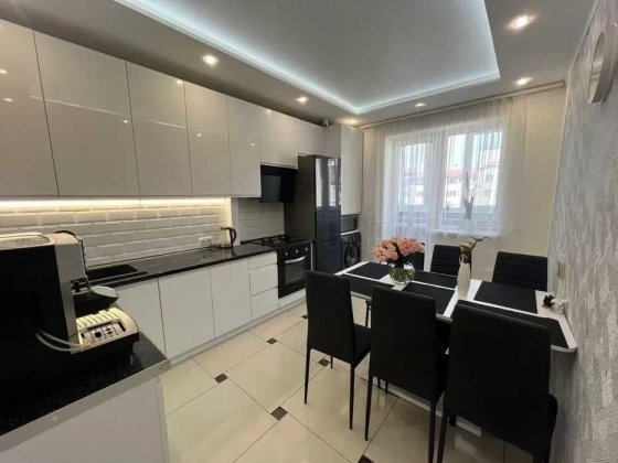 КАСКАД! Терміновий продаж, укомплектована двокімнатна квартира! Івано-Франківськ