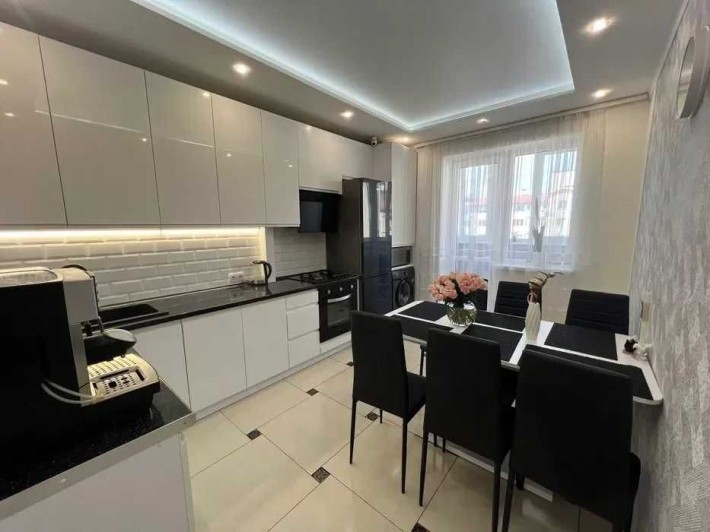 КАСКАД! Терміновий продаж, укомплектована двокімнатна квартира! - фото 1