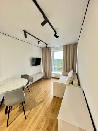 Продаж дизайнерської однокімнатної квартири з новим ремонтом в Центрі - фото 1