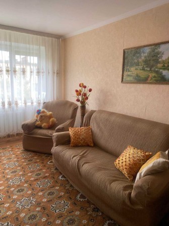 Продається 2х кімнатна квартира по пр. Відродження в хорошому стані. - фото 1