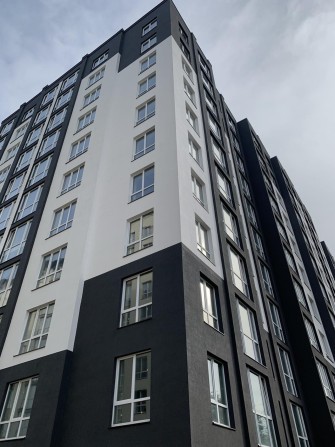 Продається однокімнатна студія біля парку - фото 1