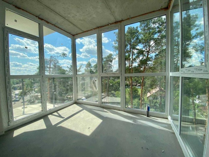 Продажа видової квартири з частковим ремонтом! - фото 1