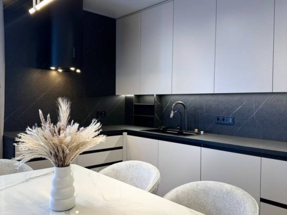 Двокімнатна квартира з дизайнерським ремонтом! Центральний парк! Ирпень