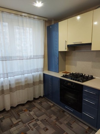 Продається 1 кім. квартира по вул. Героїв України, 25 - фото 1