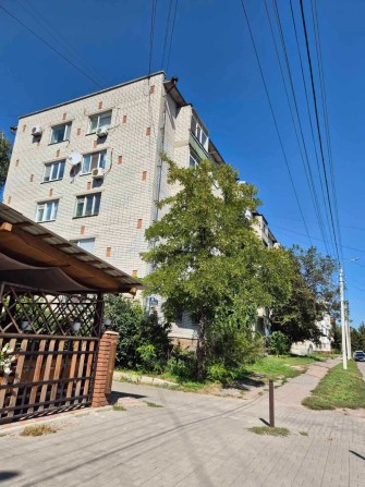 Продам в центре 2-х ком. квартиру - фото 1