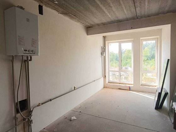 2 кімн.кв. під чистову обробку з газовим опаленням. 1 поверх Є кладова Ирпень