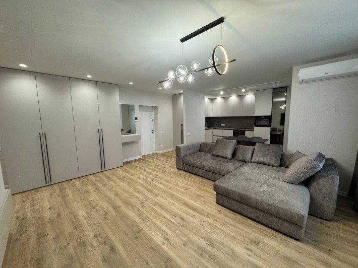 Продам елітну 2 спальневу квартиру в самому центрі міста !!! - фото 1