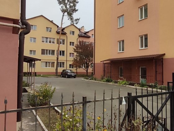 Квартира 2к з новим ремонтом! 1 поверх, газ опалення! Є лоджія балкон! Ирпень