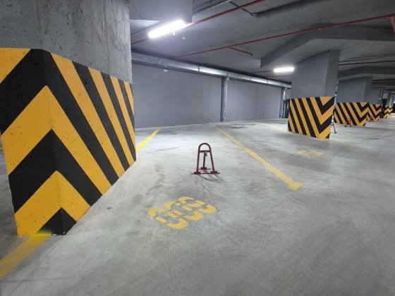 Паркомісце для вашого авто в ЦЕНТРІ . ЖК Авторський.