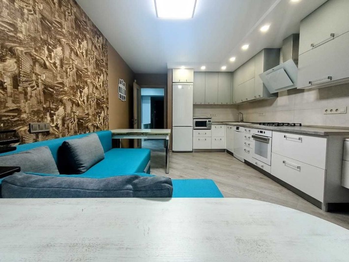 Продається сучасна двокімнатна квартира, просп. М. Лушпи, "Еспланада". - фото 1