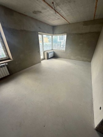 V Продаж 1 км квартири в новобудові - фото 1