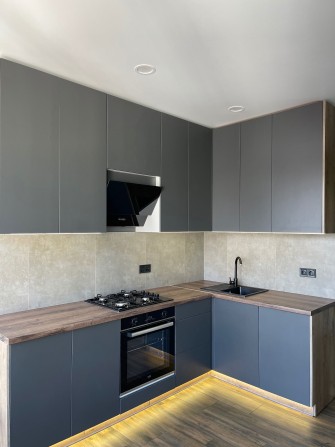 Стильна 1-кімнатна квартира з ремонтом! - фото 1