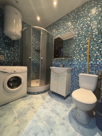 1кімнатна квартира 45м2 в центрі міста. Все залишається - фото 1