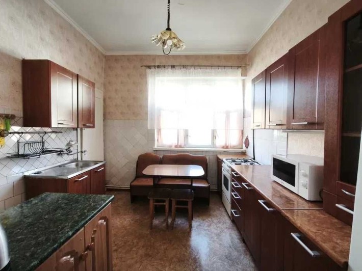 Трикімнатна квартира з авт. опаленням у центрі - фото 1