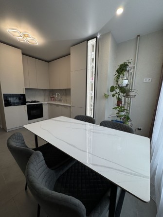 Центральний парк! Видова 2к квартира з ремонтом! - фото 1