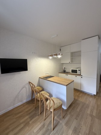 Видова квартира з терасою на парк Центральний! Мін. оформлення! Газ! - фото 1