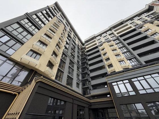 Простора 2к з терасою і видом на парк в центрі. Поруч школа і садок Ирпень