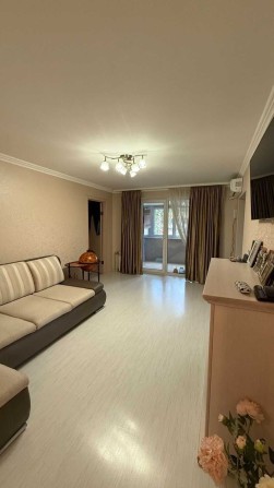 Простора 4-кімнатна квартира в тихому районі - фото 1