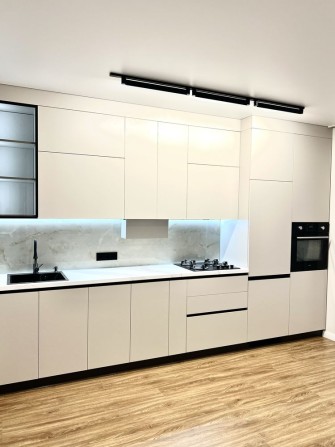 Продаж стильної квартири з ремонтом ! - фото 1