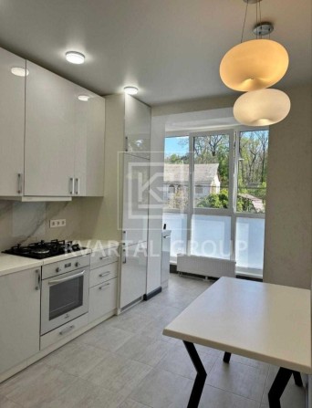 Продам ГАРНУ 1к квартиру з ремонтом, меблями. Газ. Новий ремонт. - фото 1