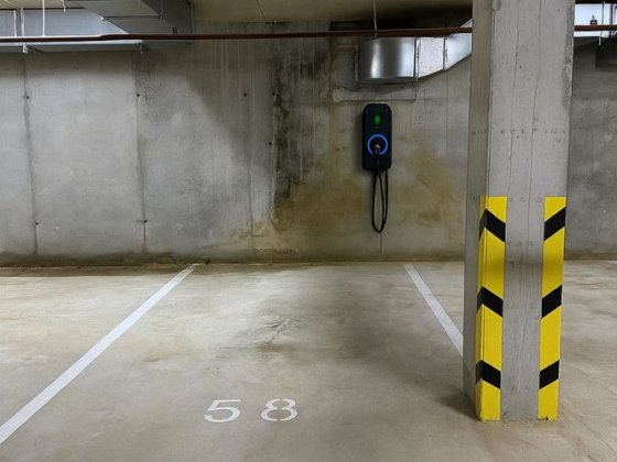 Оренда підземного паркомісця з зарядною станцією ЖК Велика Британія Львов