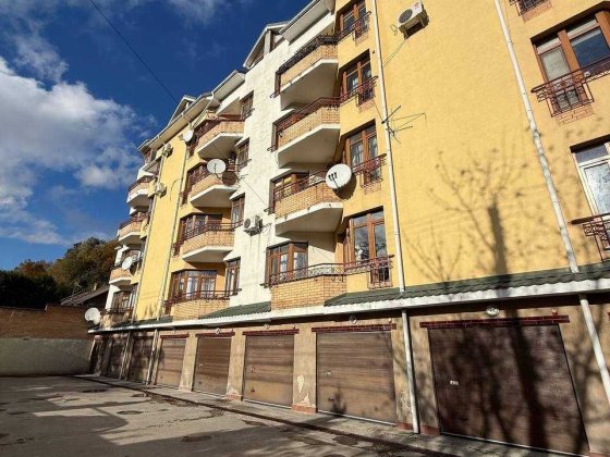 Оренда паркомісця\гаража вул. Замарстинівська 240 Львов