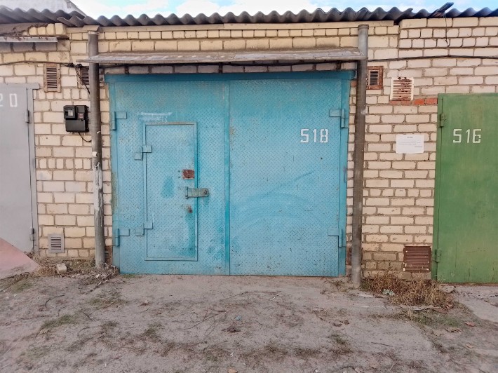 Аренда гаража  на намыве 2500  ,капитальный с ямой,охрана,свет. - фото 1