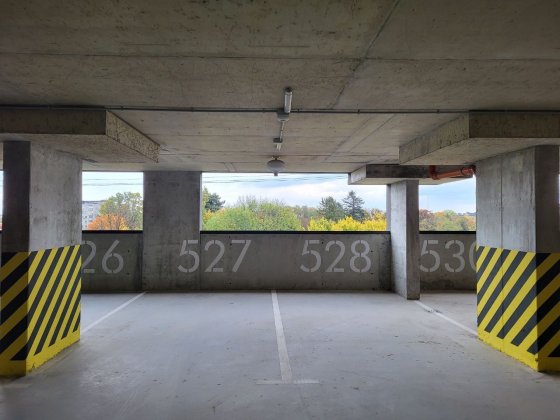 Паркінг Parus City (Парус Сіті). Оренда парковки Львов