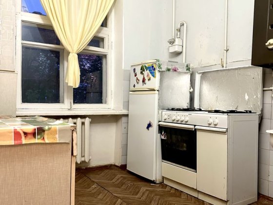 2-х кімн сталінка, вул Кропивницького, 54, все окремо Кривой Рог