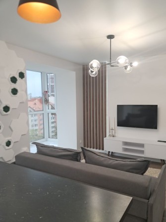 Продається  велика 1 кім.студія  р-н Новий  світсвіт - фото 1