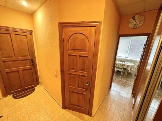 Центр міста 3 кімнатна  1 поверх з балконом Полтава